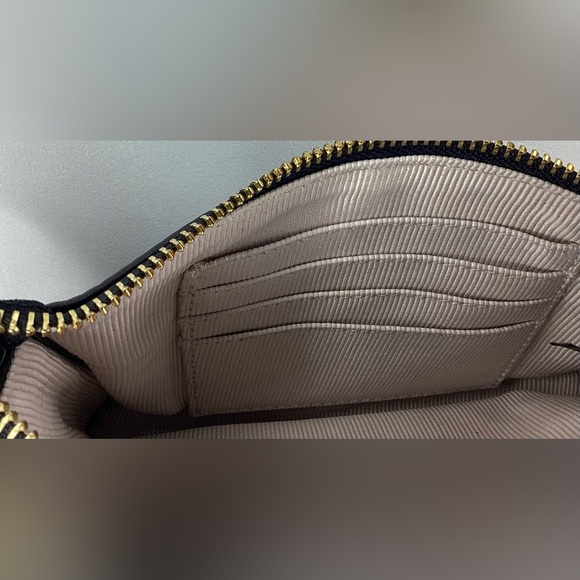 Margot genuine black leather crossbody bag. 7 x 5. - Picture 6 of 8